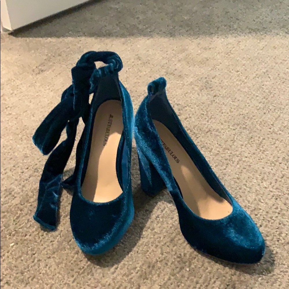 Blue Velvet Pump heels